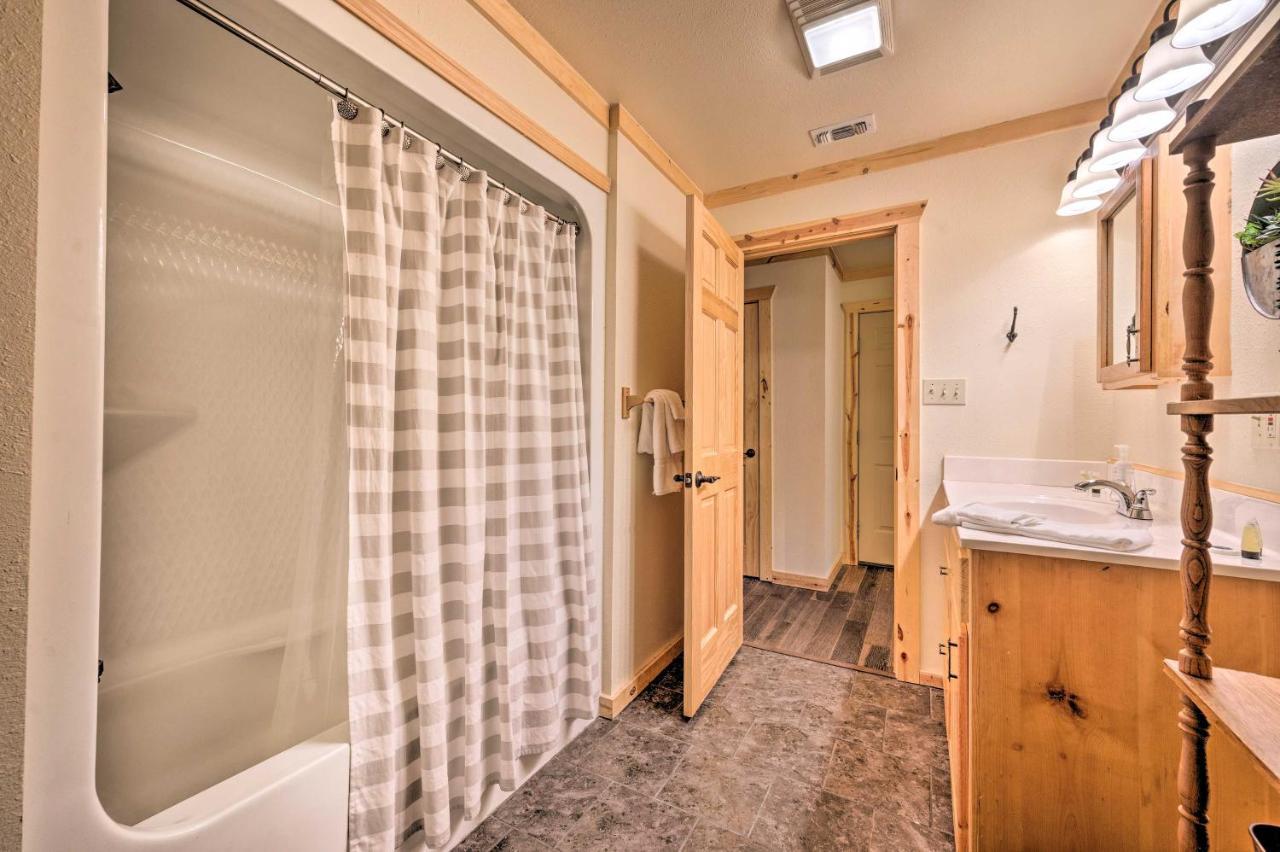 Willa Broken Bow Retreat On 2 Acres With Hot Tub And Deck! Zewnętrze zdjęcie